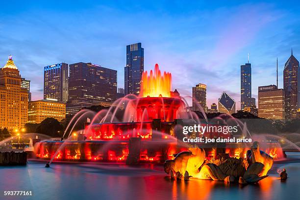 buckingham fountain, chicago, illinois, america - buckingham fountain chicago imagens e fotografias de stock