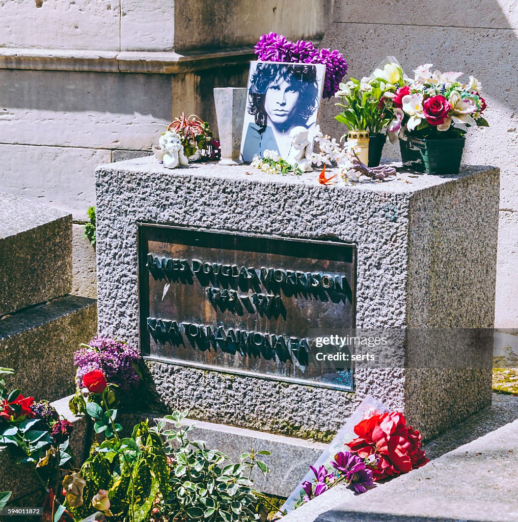 Detalle de la tumba de Jim Morrison
