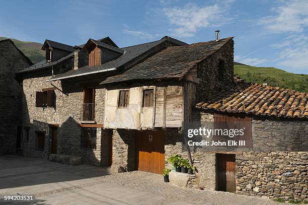 durro, houses - pueblo fotografías e imágenes de stock