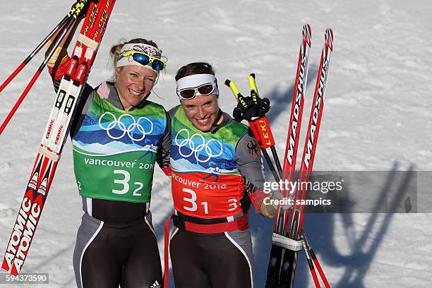 Olympiasieger Claudia Nystad und Evi Sachenbacher Stehle GER Ski Langlaufen Team sprint Olympische Winterspiele in Vancouver 2010 Kanada olympic...
