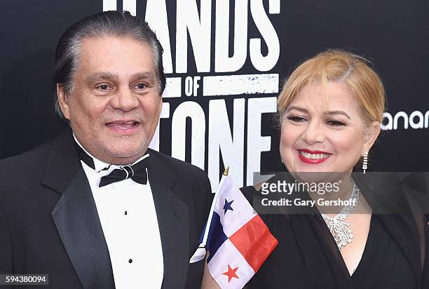 Former boxing champion Roberto Duran and wife Felicidad Duran attend the "Hands Of Stone" U.S. Premiere at SVA Theater on August 22, 2016 in New York...