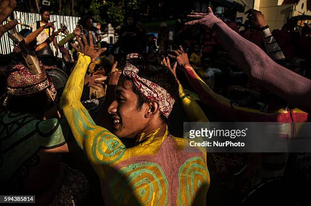 Some participants carnival Yogyakarta Art Festival walk in Malioboro, Yogyakarta, Indonesia, on August 23, 2016. This event has been going on for 28...