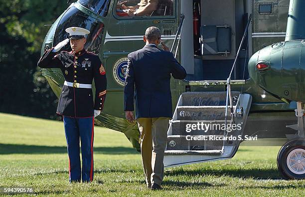 President Obama departs the White House en route to Baton Rouge, Louisiana on August 23, 2016 in Washington, DC.