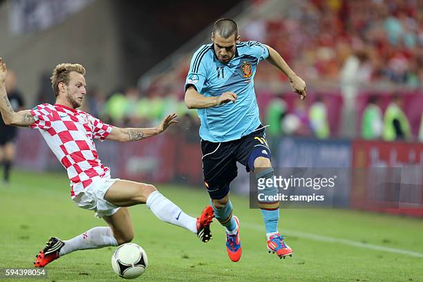 Ivan Rakitic Croatia Kroatien gegen Alvaro Negredo Vorrunde Gruppe C Spiel 20 Kroatien - Spanien Croatia 1 Fussball EM UEFA Euro Europameisterschaft...