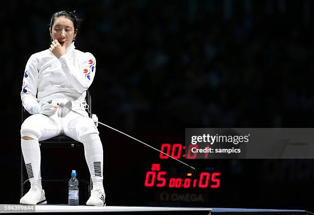 ALam SHIN wartet den Einspruch ab Olympische Sommerspiele 2012 London : Degen Fechten Damen Einzel Olympic Games 2012 London : Women 's Epee...