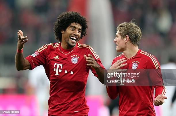 Hatte gut Lachen Dante FC Bayern München und Toni KROOS FC Bayern München 1 Bundesliga Fussball FC Bayern München -Hannover 96 5:0 Saison 2012 / 2013