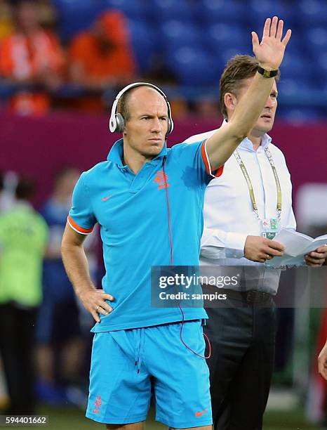 Arjen Robben vor dem Spiel Fussball EM 2012 Gruppe B : Niederlande - Deutschland UEFA EURO 2012 group B : Netherlands 6.2012 Metalist Stadium Kharkiv