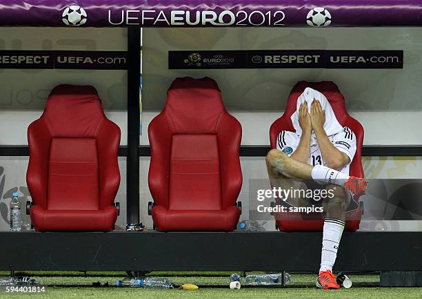 Sitzt weinend auf der Bank nach dem Ausscheiden gegen Italien Thomas Müller Müller Deutschland Halbfinale semifinal Deutschland Italien Germany Italy...