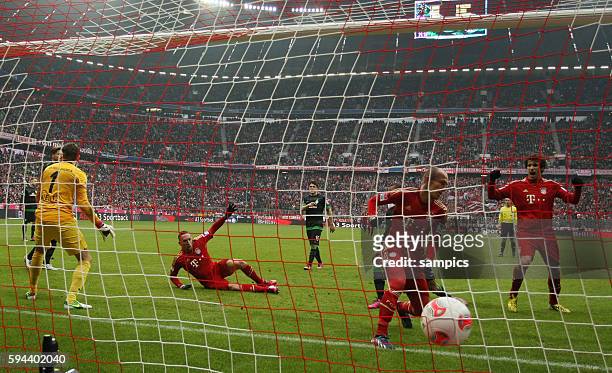 Tor Treffer von Arjen ROBBEN FC Bayern München zum 1:0 1 Bundesliga Fussball FC Bayern München -Werder Bremen Saison 2012 / 2013