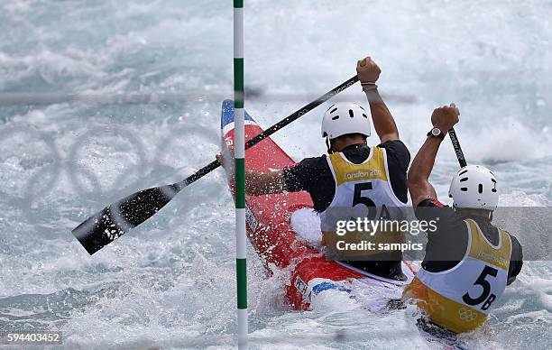 Canoe Slalom Kayak Double men K2 Kajak Doppel Männer Gauthier Klauss und Matthieu Peche FRA Kanu Slalom Wildwasser White water Olympische...