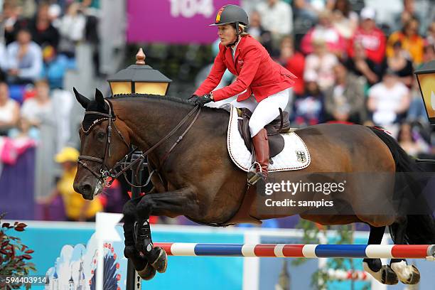 Meredith Michaels GER Beerbaum Bella Donna Equestrian jumping Springreiten Mannschaft Team Olympische Sommerspiele in London 2012 Olympia olympic...