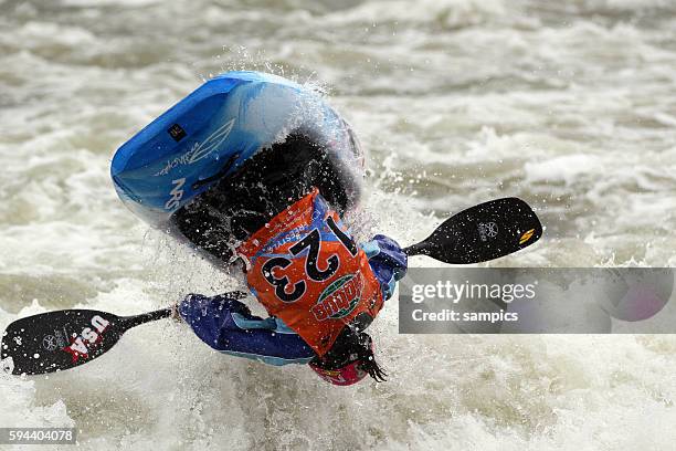 Erin Clancey Kajak Einer Frauen K1 women Kanu ICF Freestyle WM 2011 in Plattling