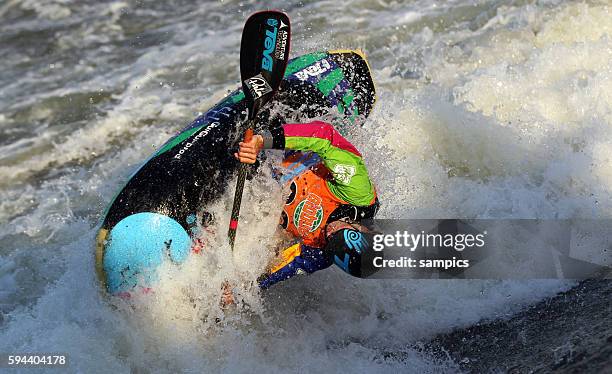 James Bebbington Kajak Einer Männer Kayak Men Kanu ICF Freestyle WM 2011 in Plattling