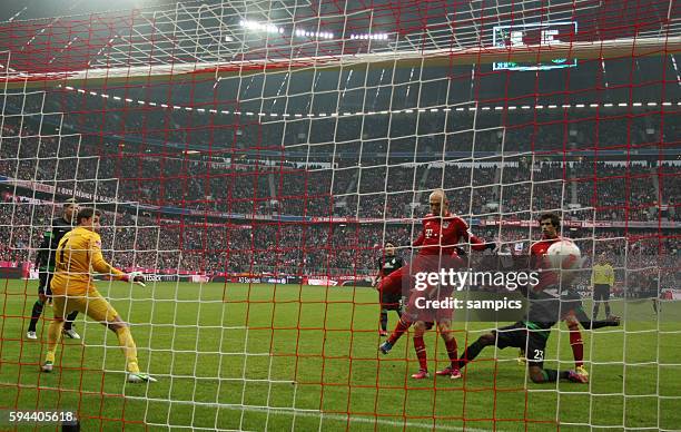 Tor Treffer von Arjen ROBBEN FC Bayern München zum 1:0 1 Bundesliga Fussball FC Bayern München -Werder Bremen Saison 2012 / 2013