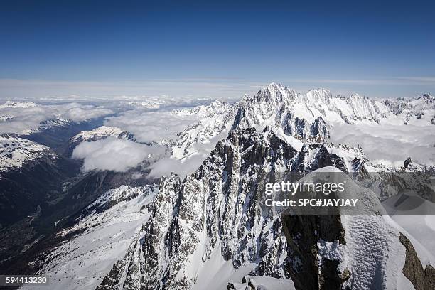 massif du mont blanc - mont everest stock pictures, royalty-free photos & images