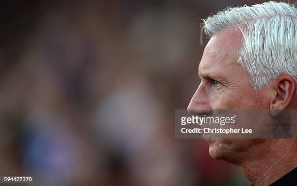 Manager Alan Pardew of Crystal Palace during the EFL Cup Second Round match between Crystal Palace and Blackpool at Selhurst Park on August 23, 2016...
