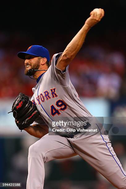 Starter Jonathon Niese of the New York Mets pitches against the St. Louis Cardinals in the first inning at Busch Stadium on August 24, 2016 in St....