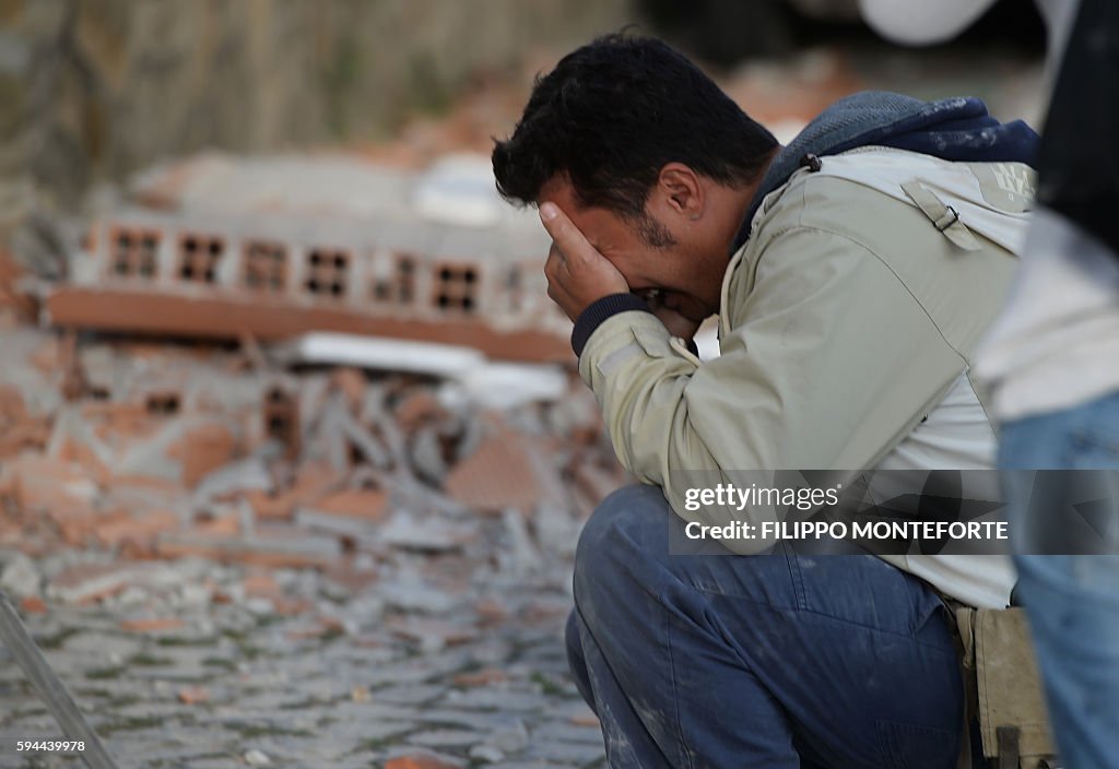 TOPSHOT-ITALY-QUAKE