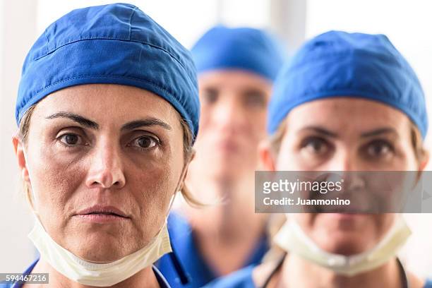 weibliche ärzte - doctors without borders stock-fotos und bilder