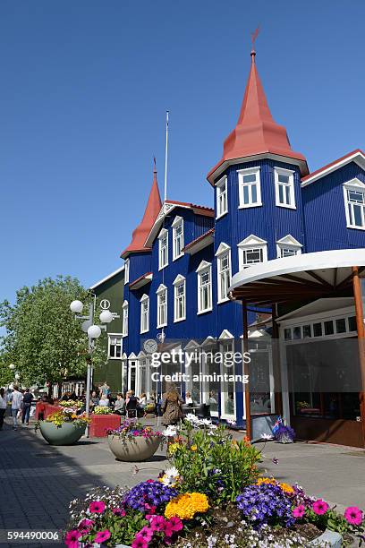 centro di akureyri d'islanda - akureyri foto e immagini stock