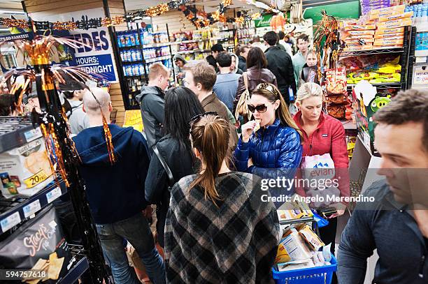 Long Line At Store Long Grocery Store Line Photos and Premium High Res Pictures - Getty Images