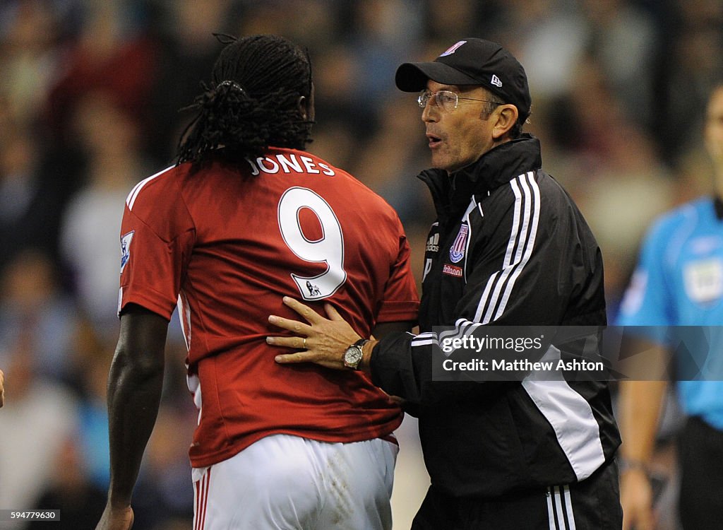 Soccer - Barclays Premier League - Stoke City v Aston Villa