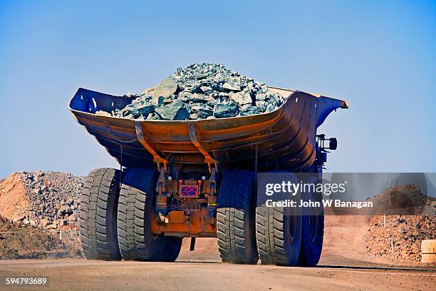 dumper truck western australia - eisenerz stock-fotos und bilder