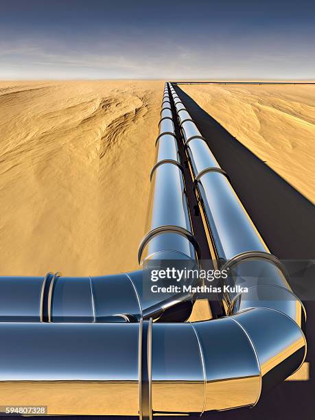 pipeline in desert - conducto fotografías e imágenes de stock