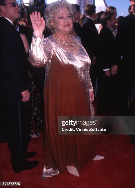 Actress Kathy Bates attends the 51st Primetime Emmy Awards on September 12, 1999 in Los Angeles, California.
