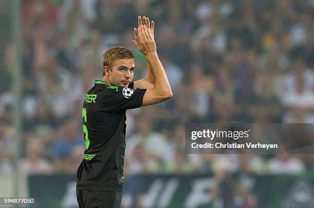 Christoph Kramer of Borussia Moenchengladbach clap hands during the UEFA Champions League Qualifying Play-Offs Round: Second Leg between Borussia...