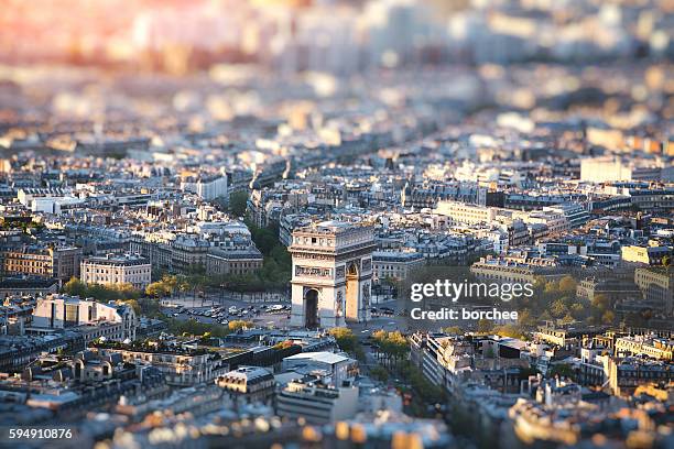 arc de triomphe in paris - tilt shift stock pictures, royalty-free photos & images