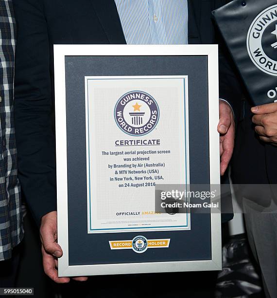 824 Guinness World Record Certificate Stock Photos, High-Res
