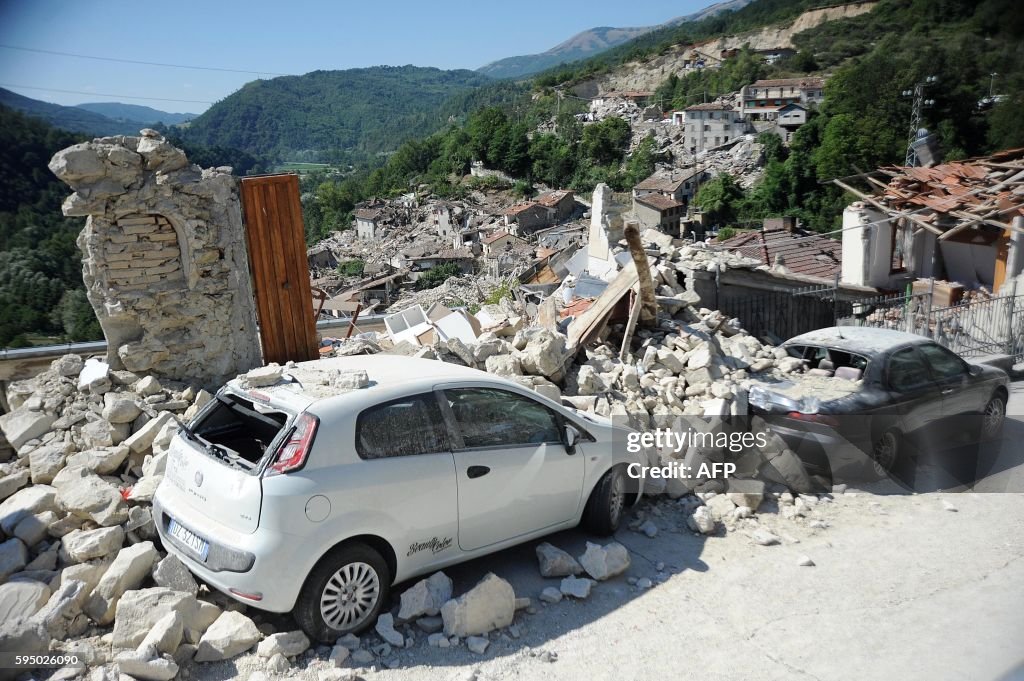 TOPSHOT-ITALY-QUAKE