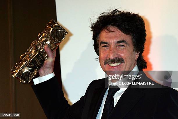 French actor Francois Cluzet with his Cesar award for "Best Actor" for the film "Ne le dis a personne" in the press room.