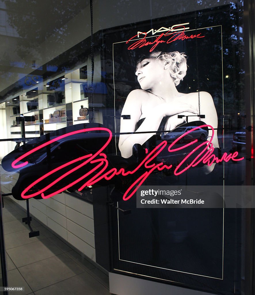 USA: MAC Cosmetics - Marilyn Monroe Collection