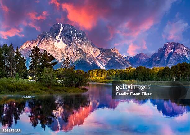sunrise at oxbow bend - catena montuosa teton foto e immagini stock