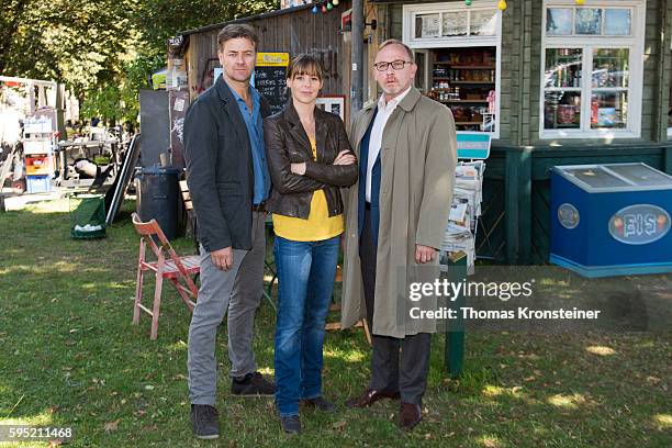 Marcus Mittermeier, Bernadette Heerwagen and Alexander Held pose at the on set photocall for the film 'Muenchen Mord - Auf der Strasse, nachts,...
