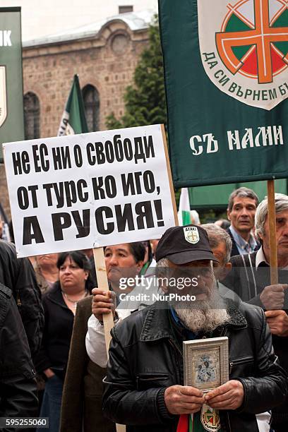 On March 24 in Sofia nationalist party "Attack" staged a protest before the presidential administration building with slogan "Sanctions on Russia are...