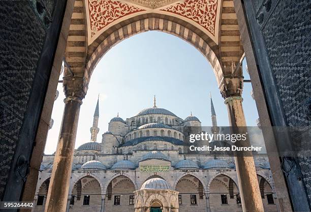 sultan ahmed mosque (the blue mosque), istanbul, turkey - istanbul province fotografías e imágenes de stock