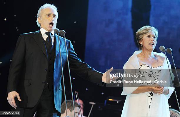 Jose Carreras and Kiri Te Kanawa perform at the "Last Night Of The Proms" in Hyde Park.