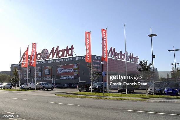 _Consumers at German Media Markt for television,washing machines and Ipod and Apple amnd mac products 15 Oct. 2011