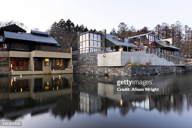 hoshinoya karuizawa luxury resort at the foot of mt. asam - karuizawa photos et images de collection