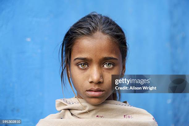 indian portraits - indian child fotografías e imágenes de stock