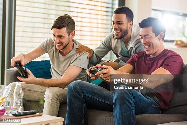Game Friend 1,224 3 Friends Playing Videogames Stock Photos, High-Res Pictures, and ...