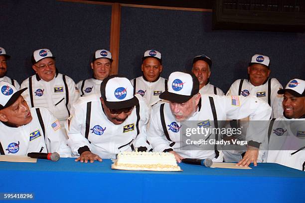Jerry Rivas 159 Jerry Rivas Stock Photos, High-Res Pictures, and Images - Getty Images