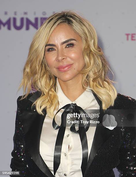 Aylin Mujica arrives at Telemundo's Premios Tu Mundo 'Your World' Awards at American Airlines Arena on August 25, 2016 in Miami, Florida.