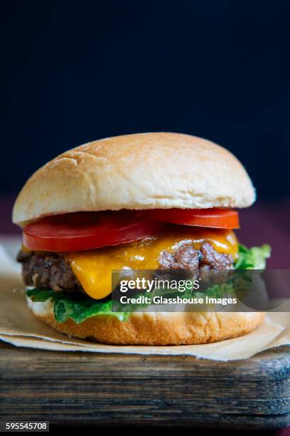 cheeseburger - cheese burger stock pictures, royalty-free photos & images