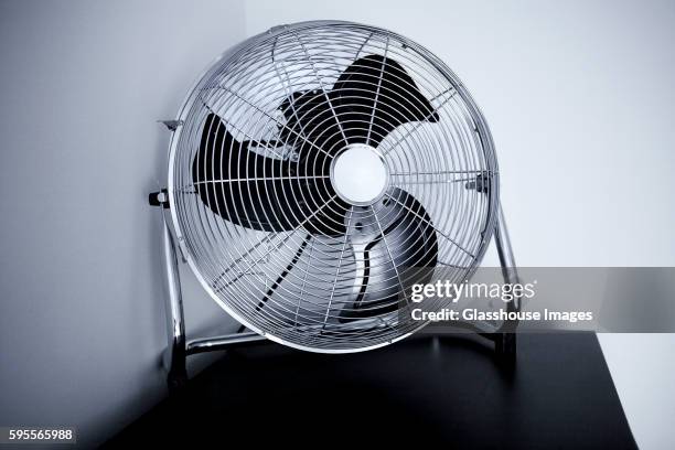 electric fan - electric fan stockfoto's en -beelden