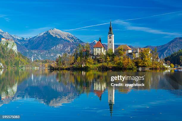 lake bled in slovenia - eslovénia imagens e fotografias de stock