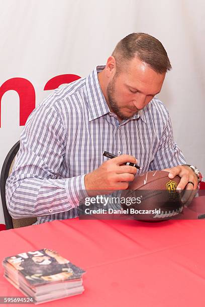 Brian Urlacher attends Kmart Celebrates 'A Whole Lotta Awesome' at VIP Member Event at Kmart on August 25, 2016 in Des Plaines, Illinois.